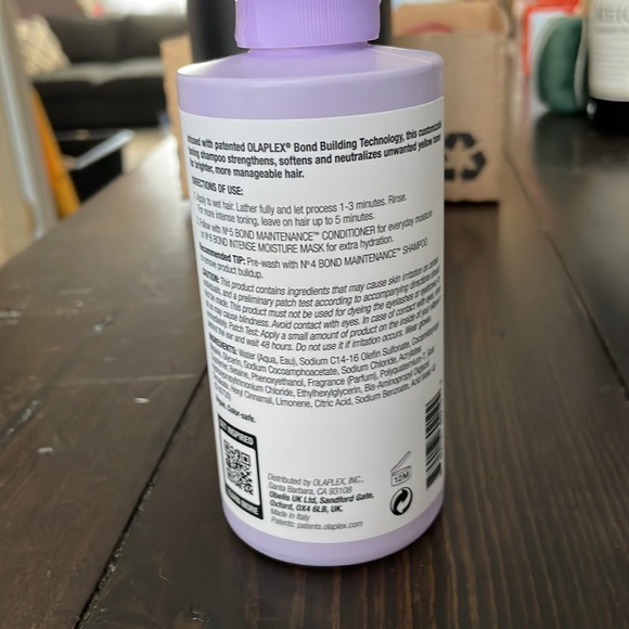OLAPLEX No. 4P Blonde Enhancer Toning Shampoo - Picture 2 of 3